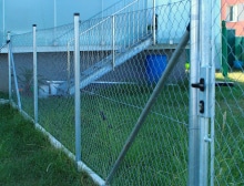 Montáž čtyřhranného pozinkovaného pletiva – Litice Montáž čtyřhranného pozinkovaného pletiva – Litice